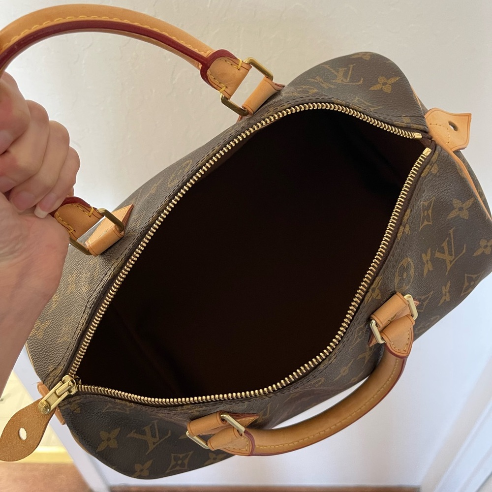 Louis Vuitton Speedy Handbag - Picture 4 of 5